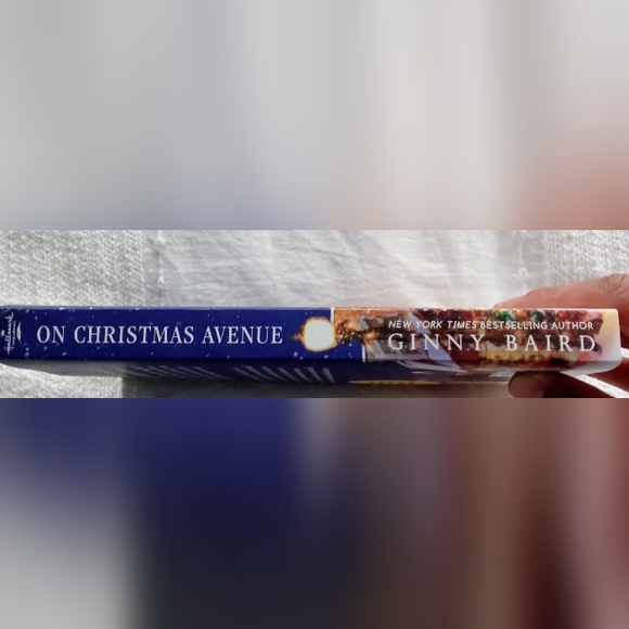NWT "ON CHRISTMAS AVENUE" Paperback Book, Author Ginny Baird - Picture 5 of 7
